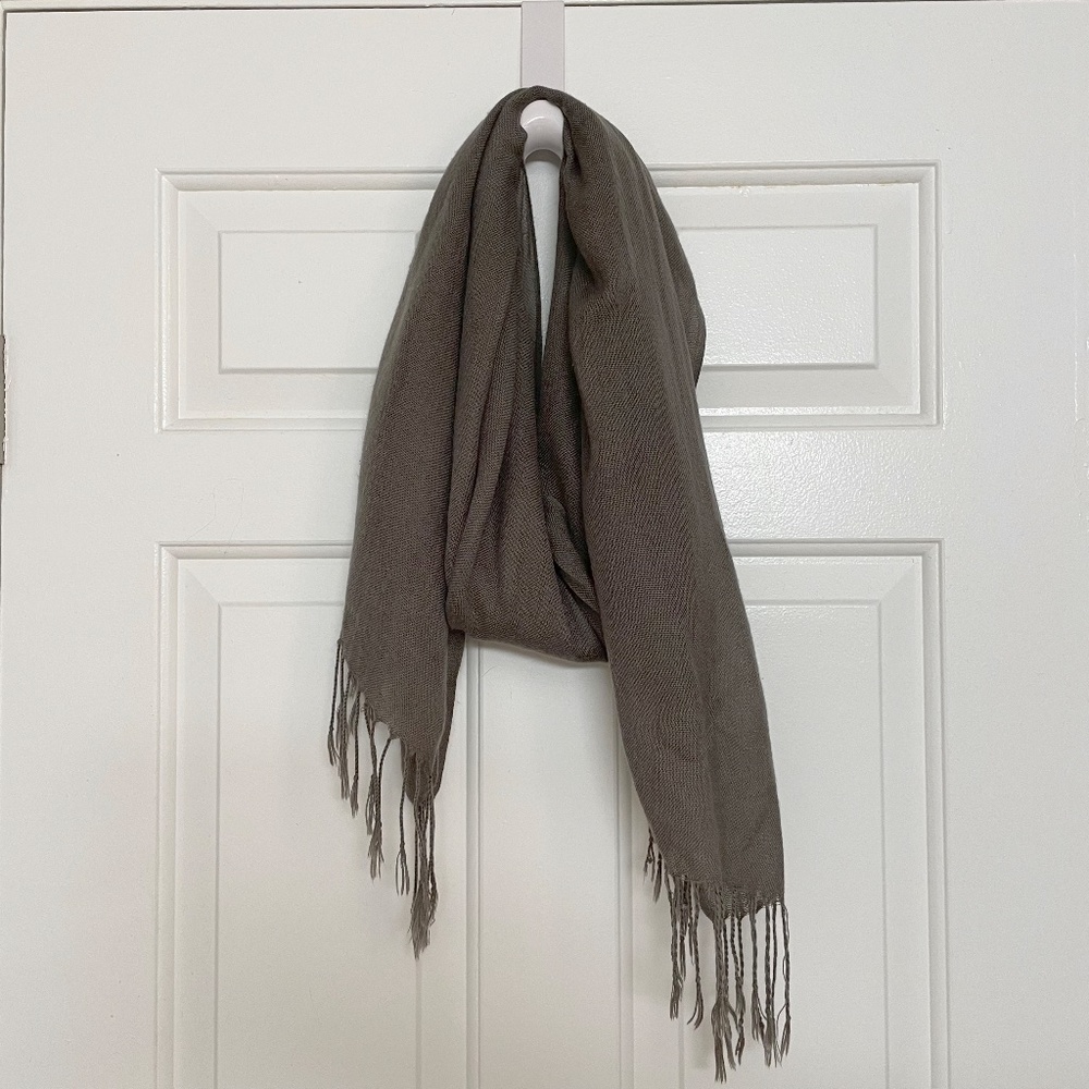 Soft & Lightweight Knit Scarf Strand With Fringe Ends In Medium Gray Color